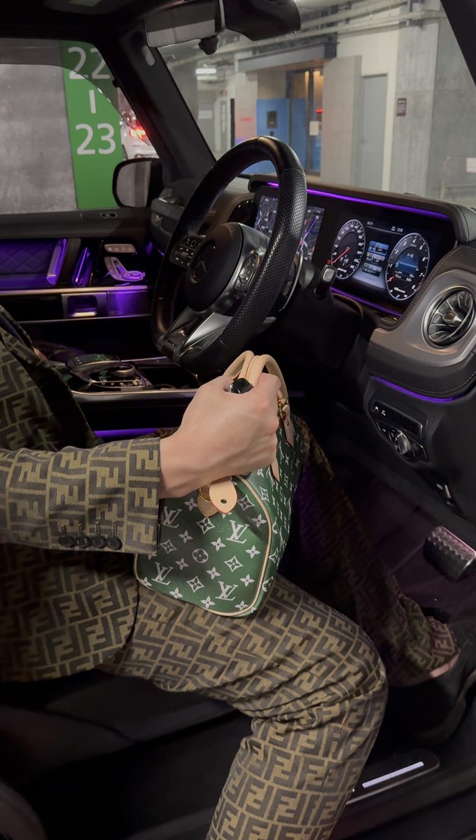G63の車内